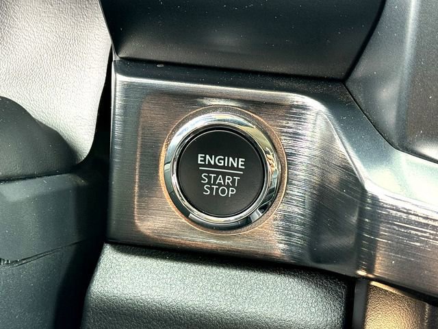 Certified 2025 Ford F250 Lariat w/ Lariat Ultimate Package AWD/4WD image 17