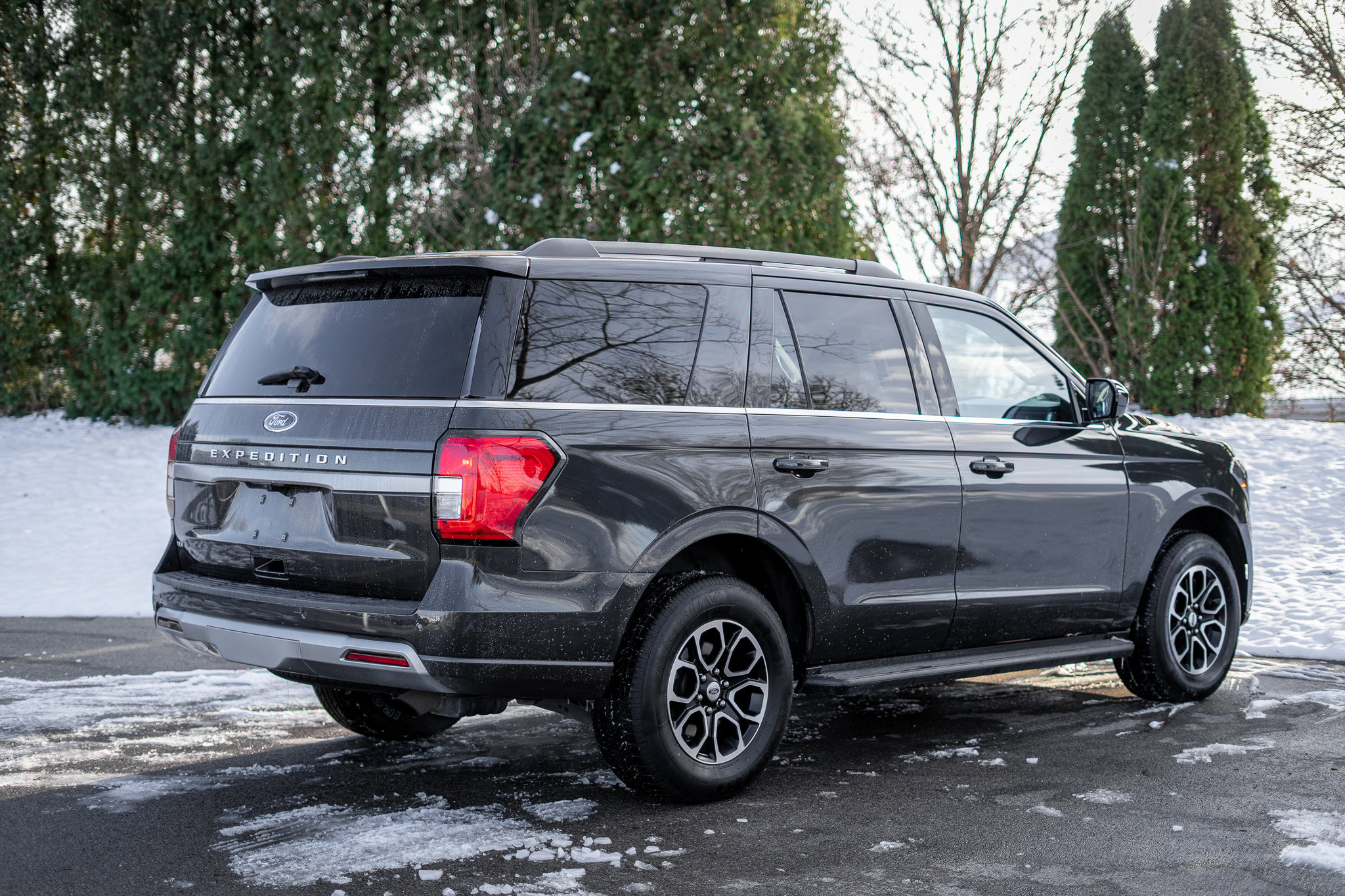 Certified 2024 Ford Expedition XLT image 5