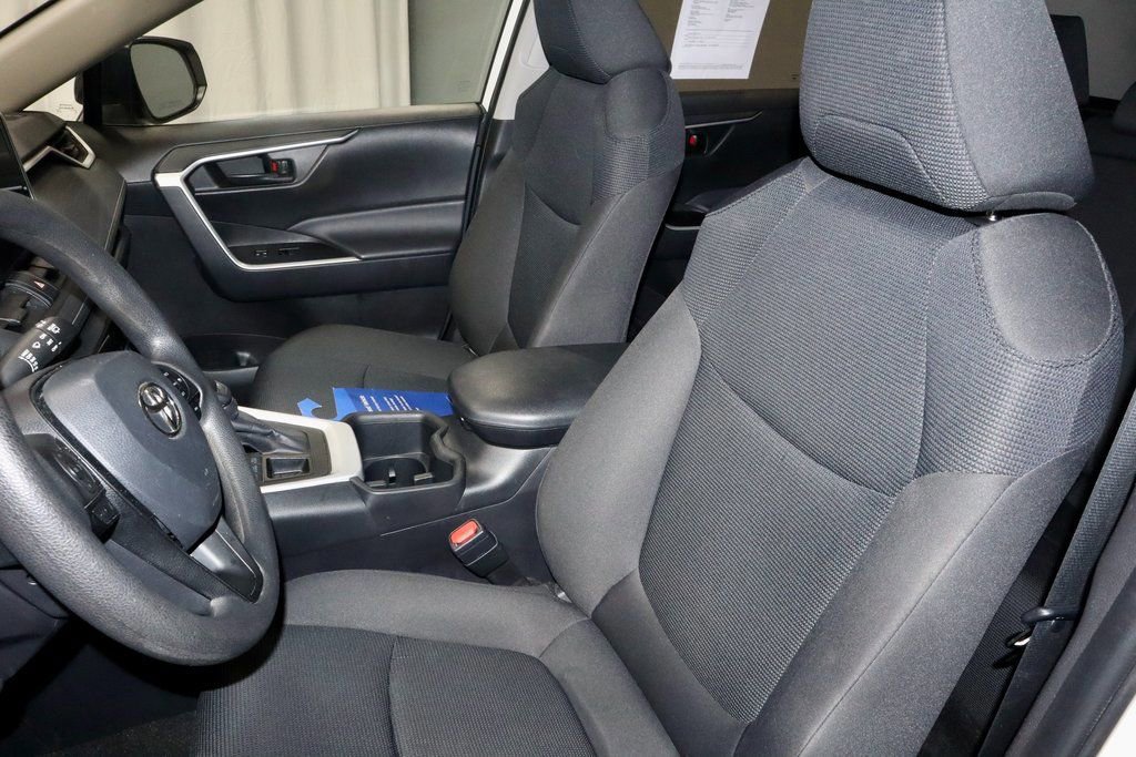 Used 2024 Toyota RAV4 LE image 25