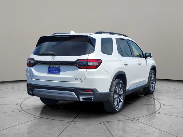 Used 2023 Honda Pilot Elite image 11