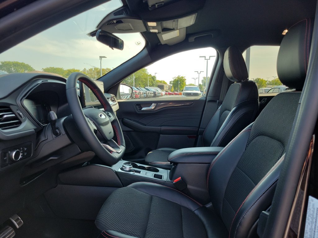 Certified 2023 Ford Escape ST-Line w/ Tech Pack #1 AWD/4WD image 19