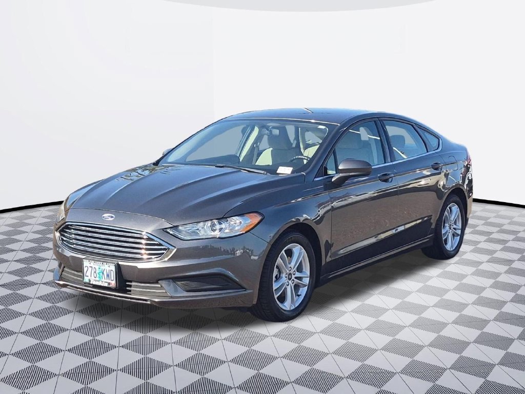 Certified 2018 Ford Fusion SE FWD image 2