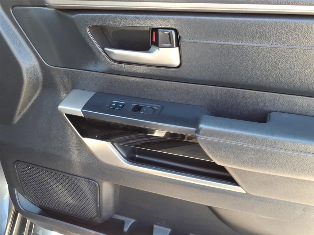 Used 2022 Toyota Tundra Limited w/ Power Package image 11