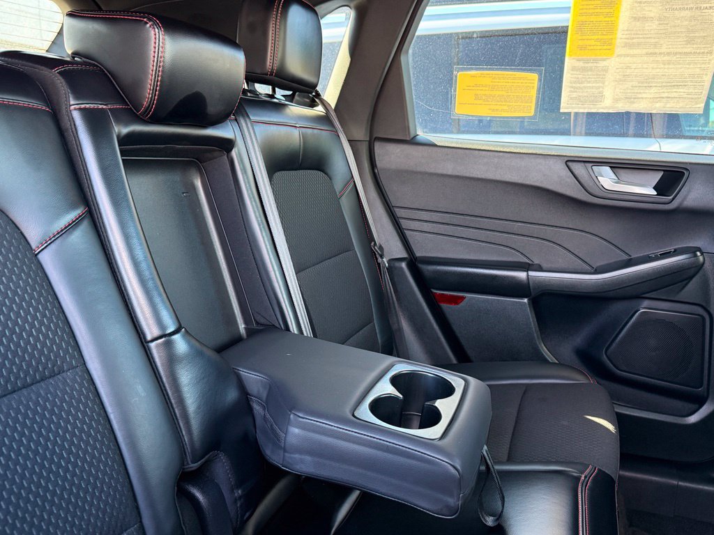 Certified 2025 Ford Escape ST-Line Select AWD/4WD image 17