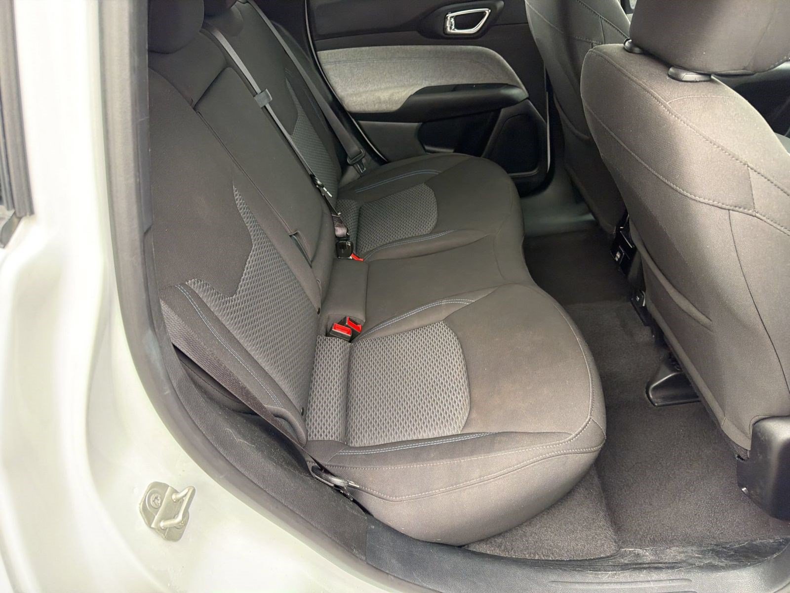 Used 2023 Jeep Compass Sport AWD/4WD image 28