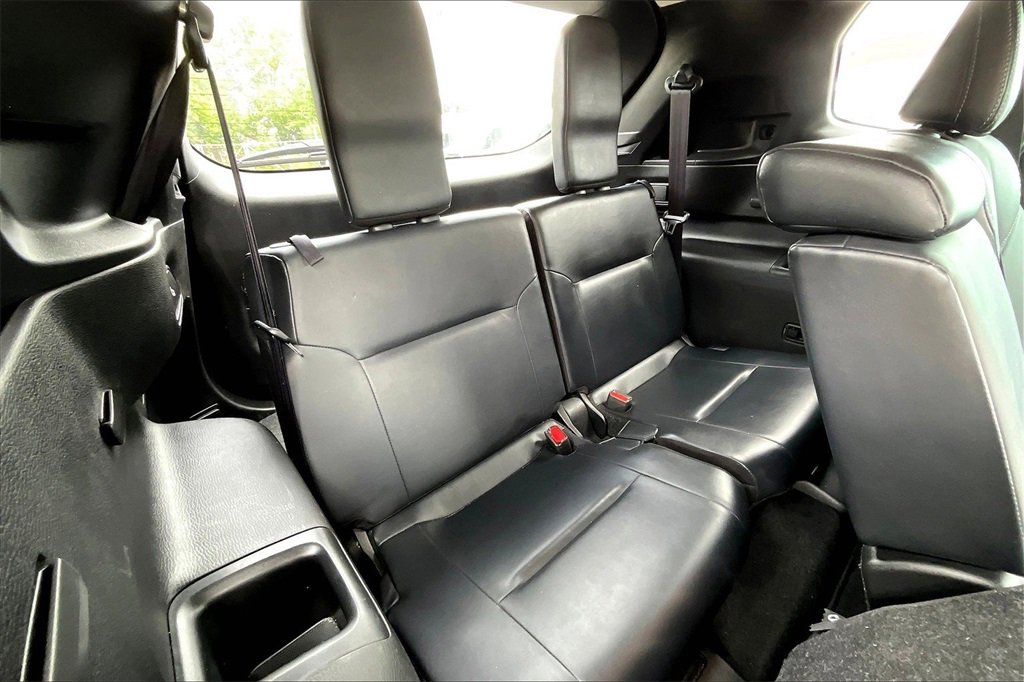 Used 2023 Mitsubishi Outlander SE image 26