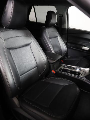 Certified 2022 Ford Explorer Limited w/ Equipment Group 301A AWD/4WD image 9