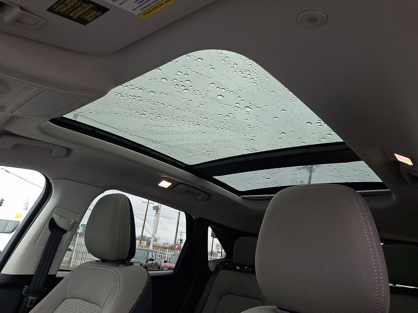 Certified 2022 Ford Escape SE w/ SE Sport Appearance Package image 14