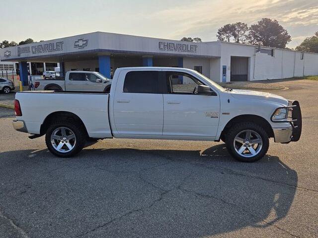 Used 2019 RAM 1500 Classic SLT AWD/4WD image 29