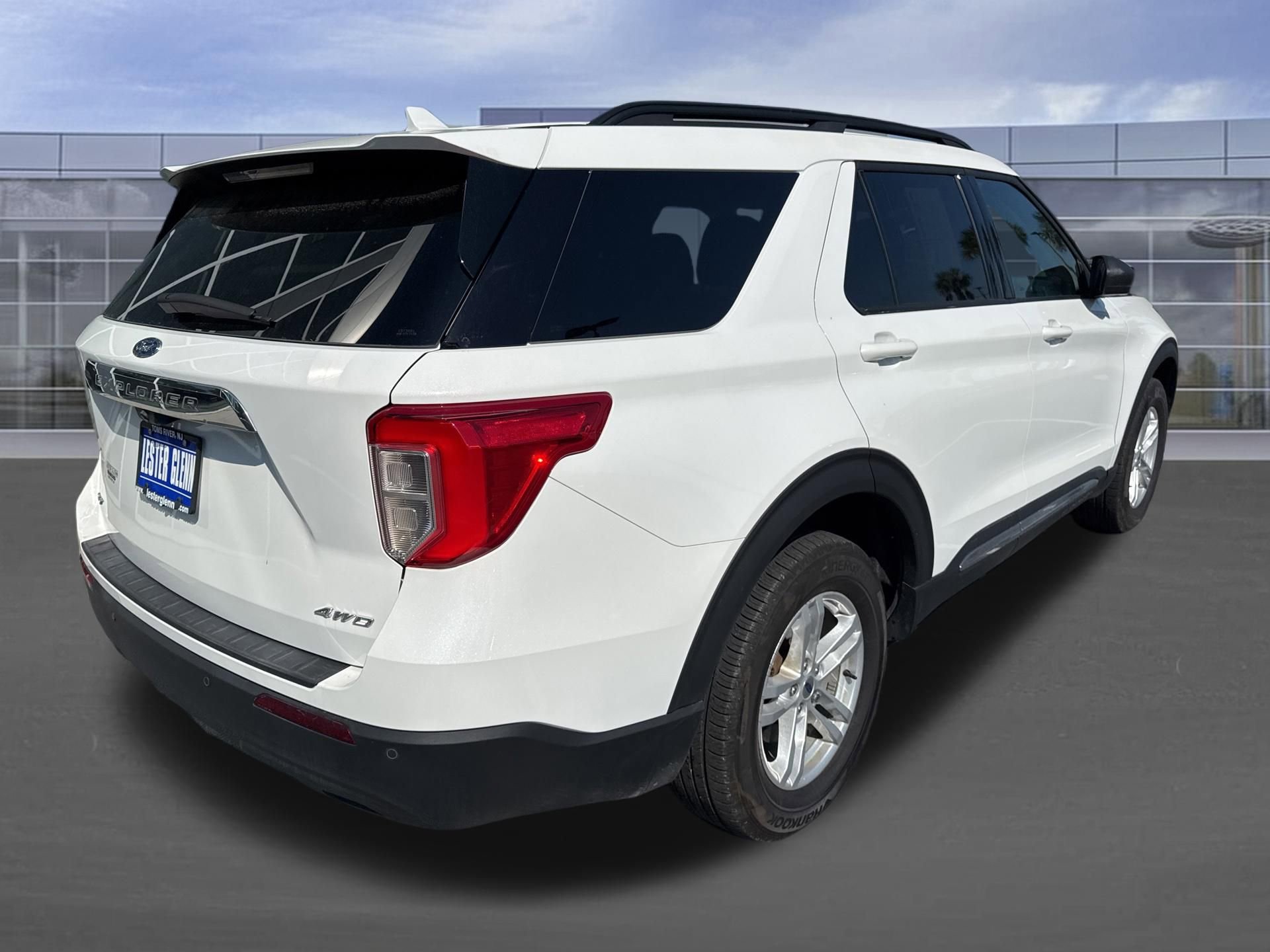 Certified 2023 Ford Explorer XLT AWD/4WD image 4
