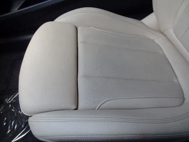 Used 2024 BMW 230i Coupe w/ Premium Package RWD image 32