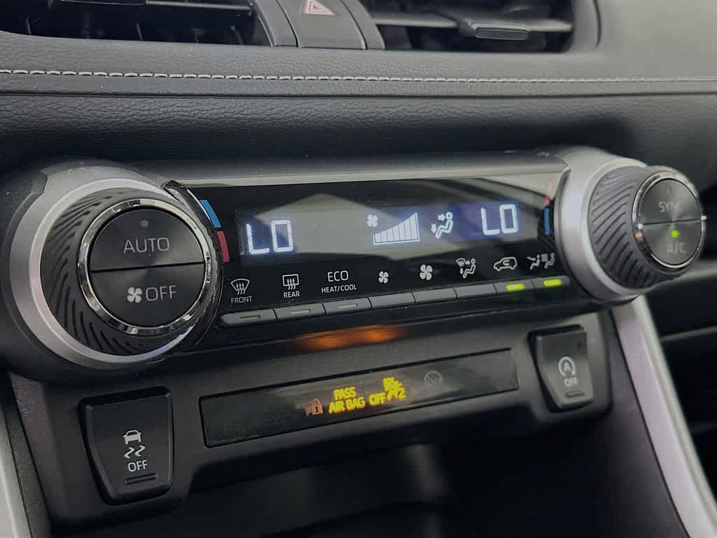 Used 2025 Toyota RAV4 XLE AWD/4WD image 18
