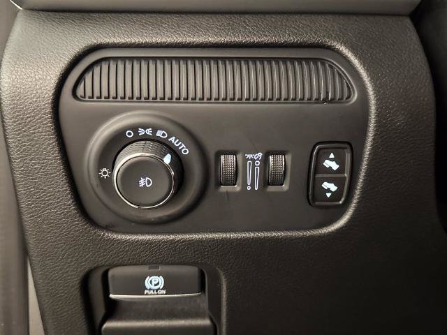 Used 2024 Jeep Wagoneer Series II w/ Flexible Seating Group RWD image 19