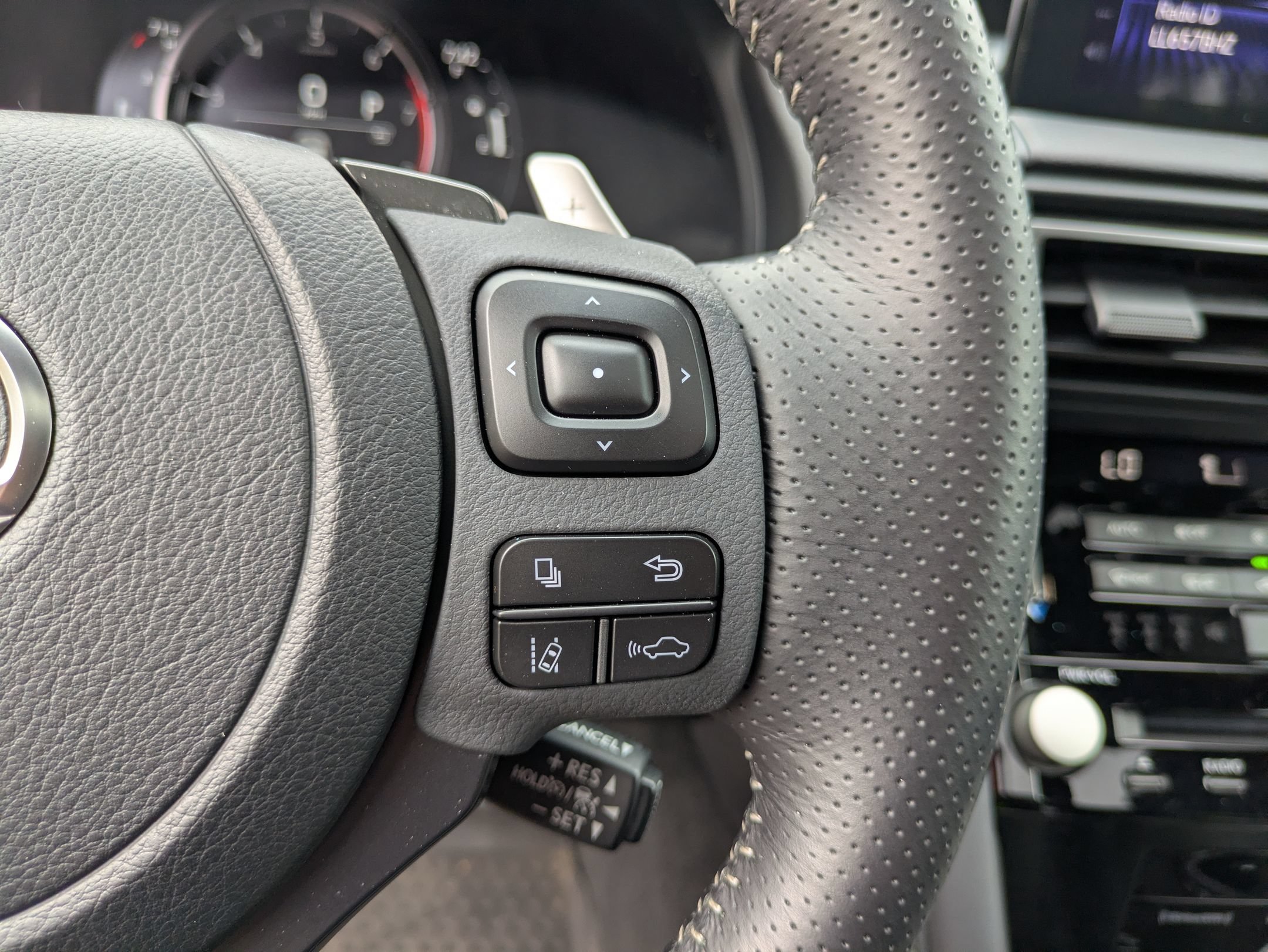 Used 2023 Lexus IS 350 F Sport RWD image 19