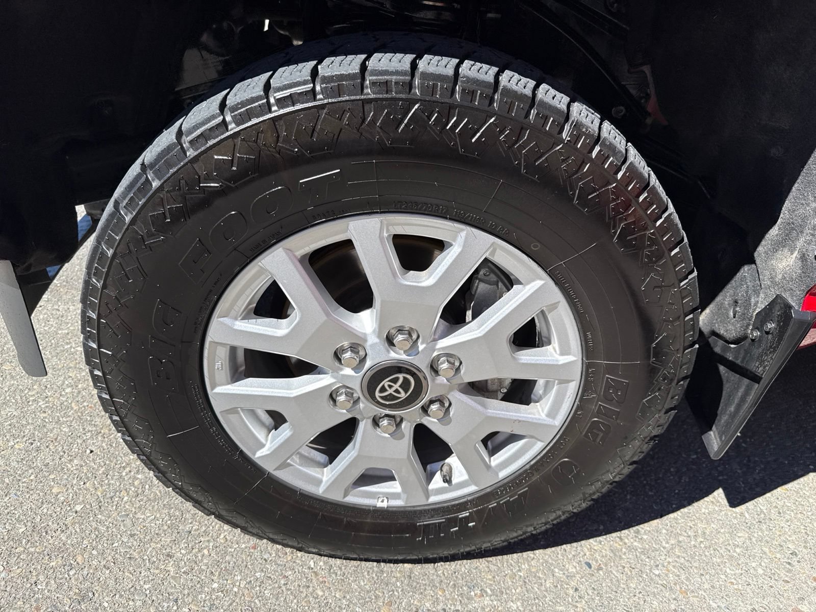 Used 2024 Toyota Tacoma SR5 AWD/4WD image 19