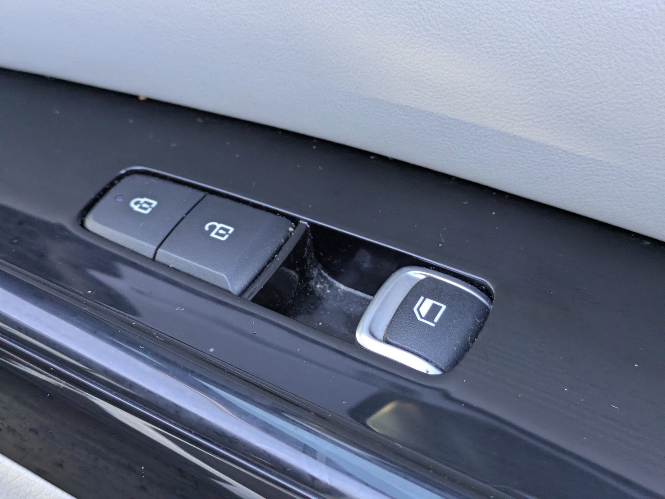 Used 2024 Kia Carnival EX image 35