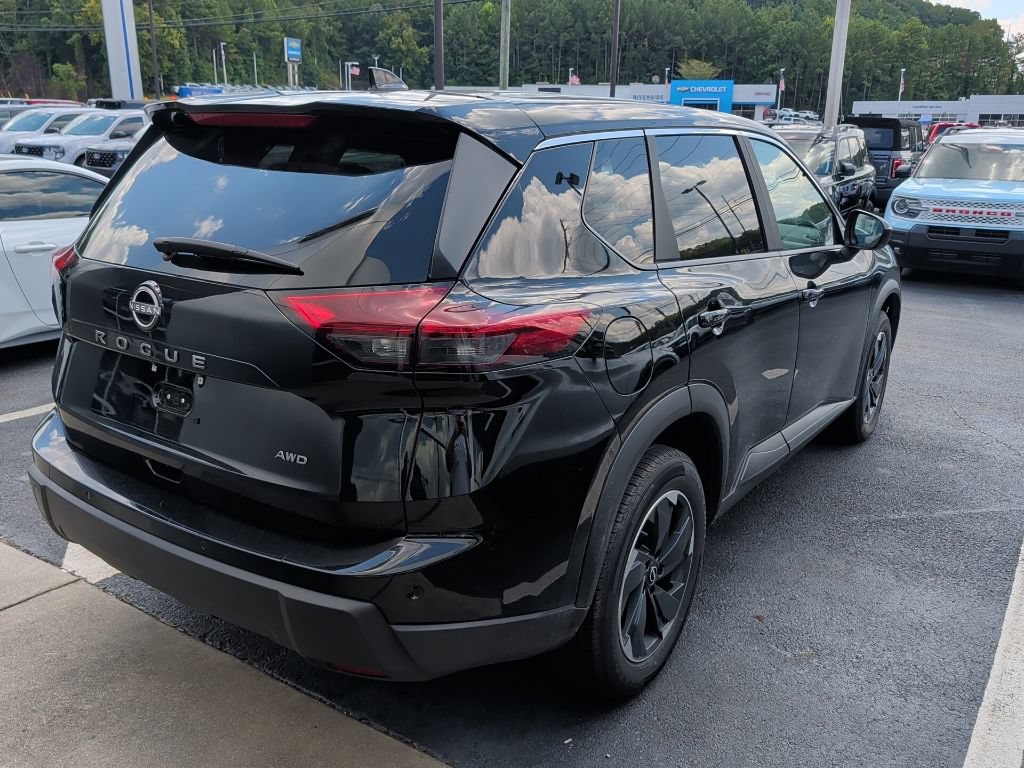 Used 2025 Nissan Rogue SV AWD/4WD image 4