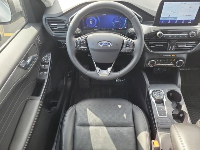 Certified 2022 Ford Escape Titanium w/ Class II Trailer Tow Package AWD/4WD image 31