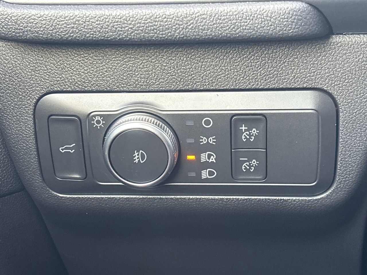 Certified 2022 Ford Escape Titanium image 27