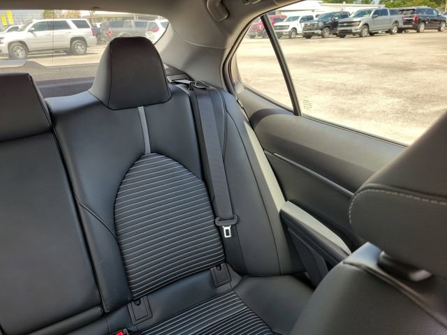 Used 2019 Toyota Camry SE FWD image 18
