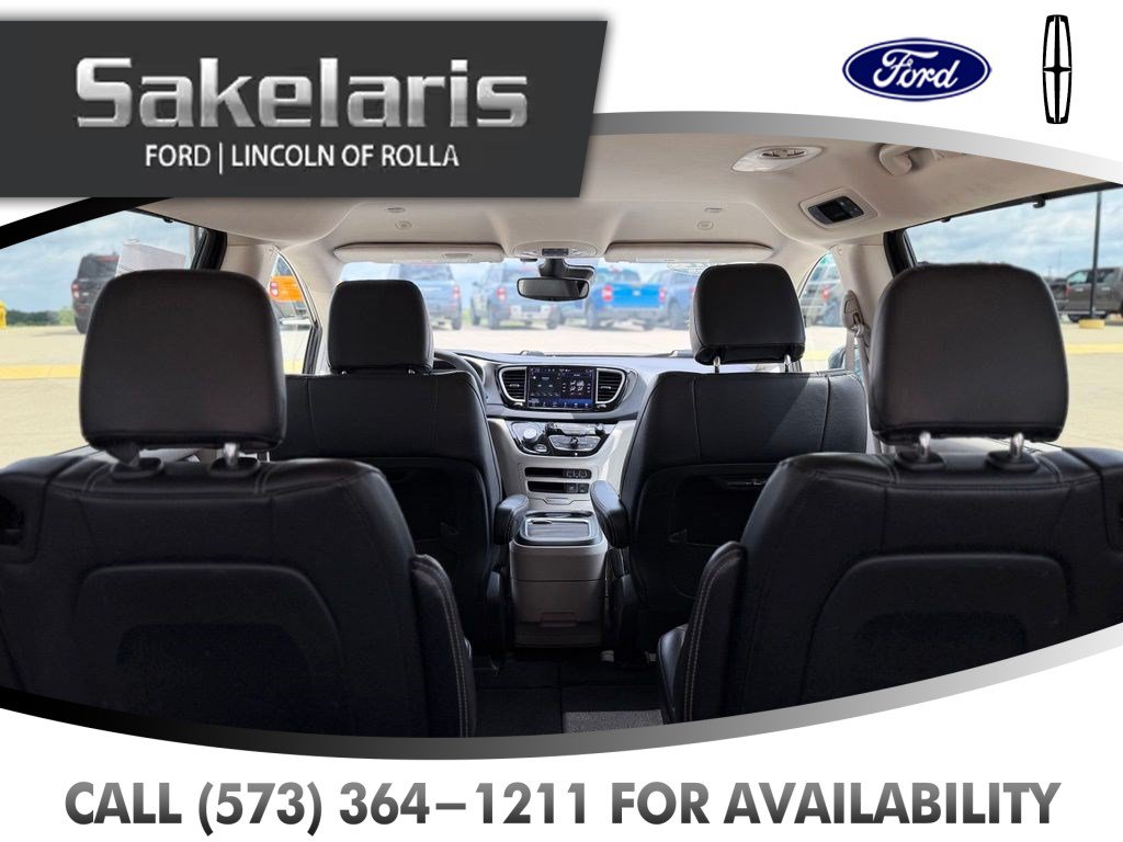 Used 2022 Chrysler Pacifica Touring-L FWD image 46