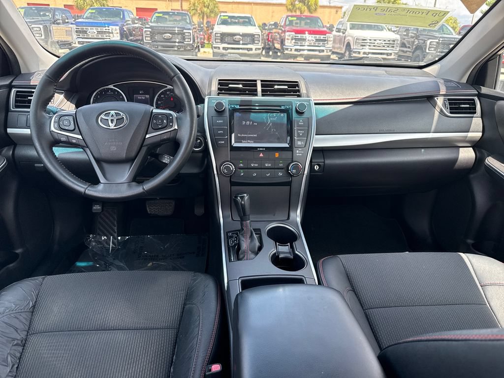 Used 2017 Toyota Camry SE FWD image 5