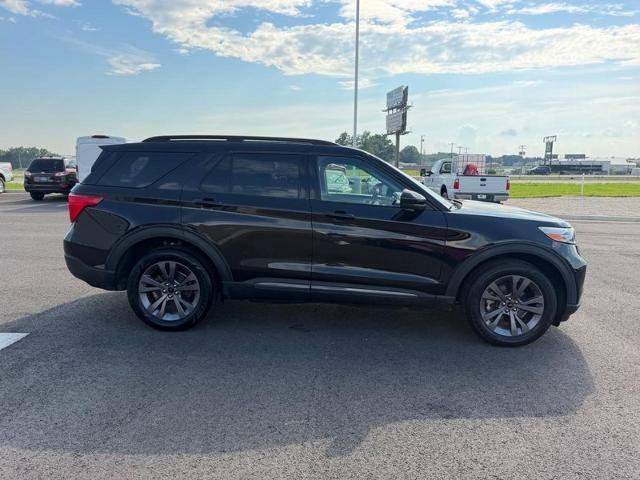 Certified 2022 Ford Explorer XLT w/ Equipment Group 202A AWD/4WD image 4
