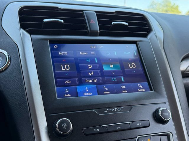 Certified 2020 Ford Fusion SE FWD image 28