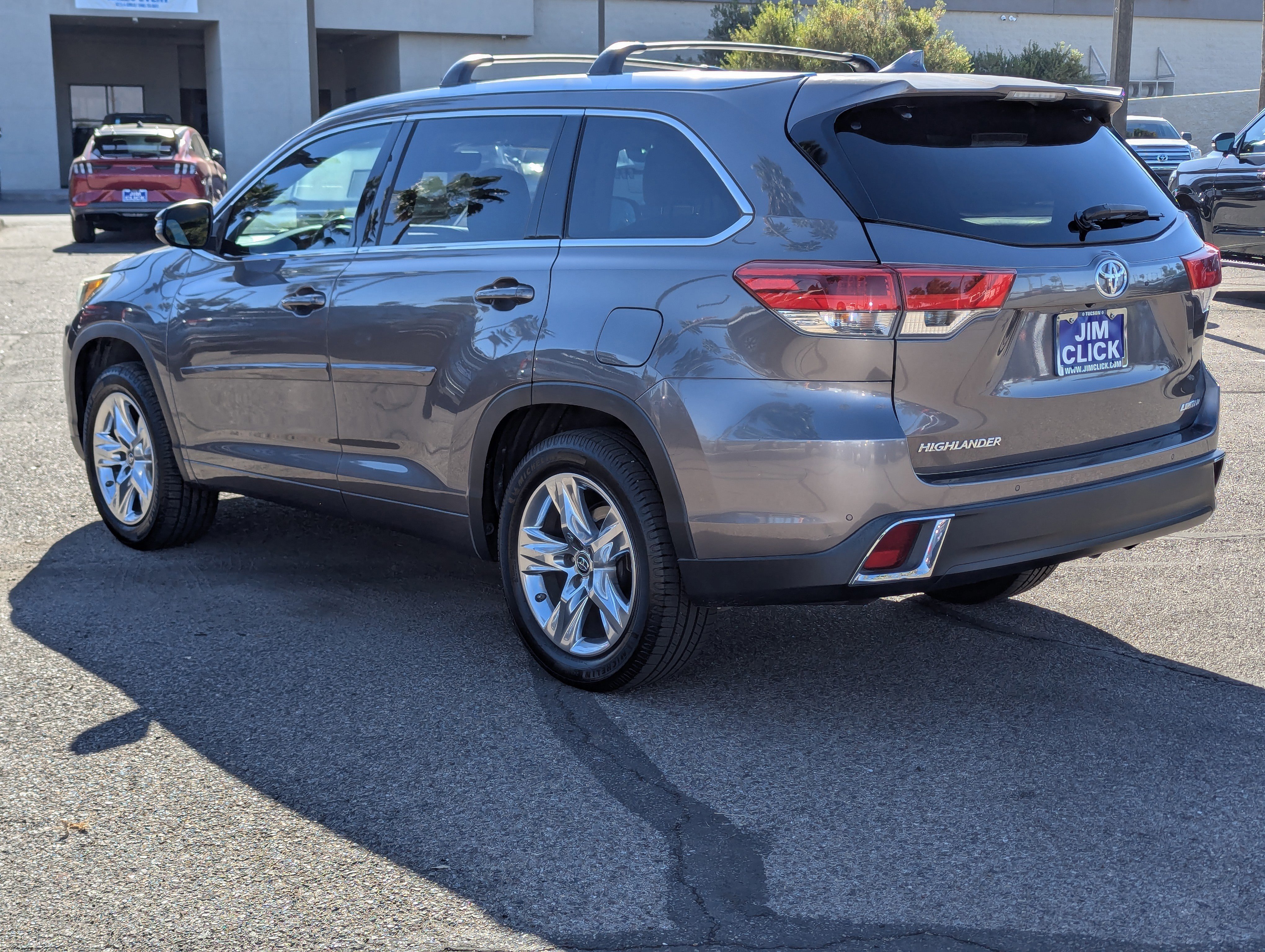 Used 2018 Toyota Highlander Limited image 2