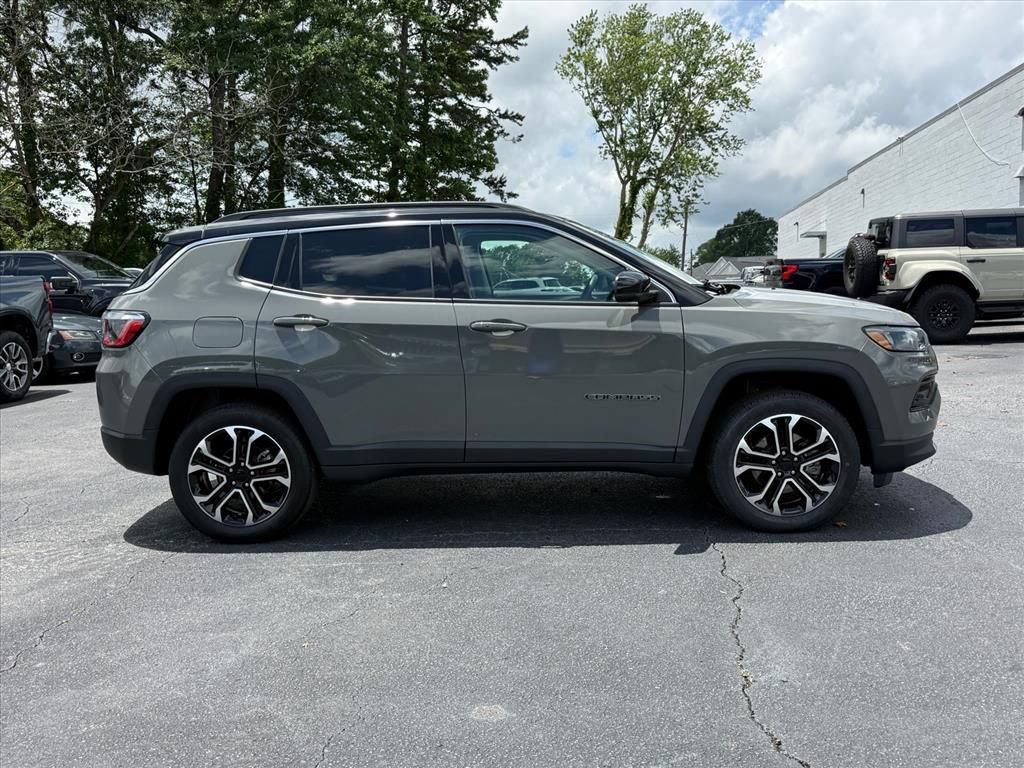 Used 2022 Jeep Compass Limited AWD/4WD image 3