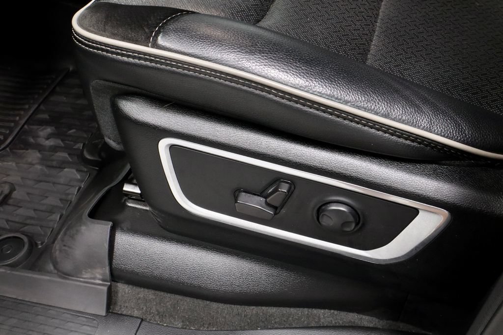 Used 2023 RAM 1500 Laramie AWD/4WD image 25