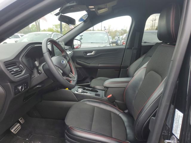Certified 2024 Ford Escape ST-Line w/ Tech Pack #1 AWD/4WD image 14