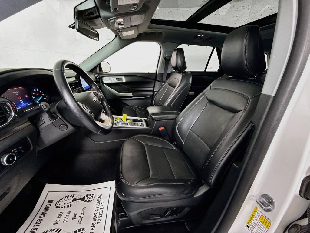 Certified 2023 Ford Explorer Limited w/ Equipment Group 301A AWD/4WD image 2