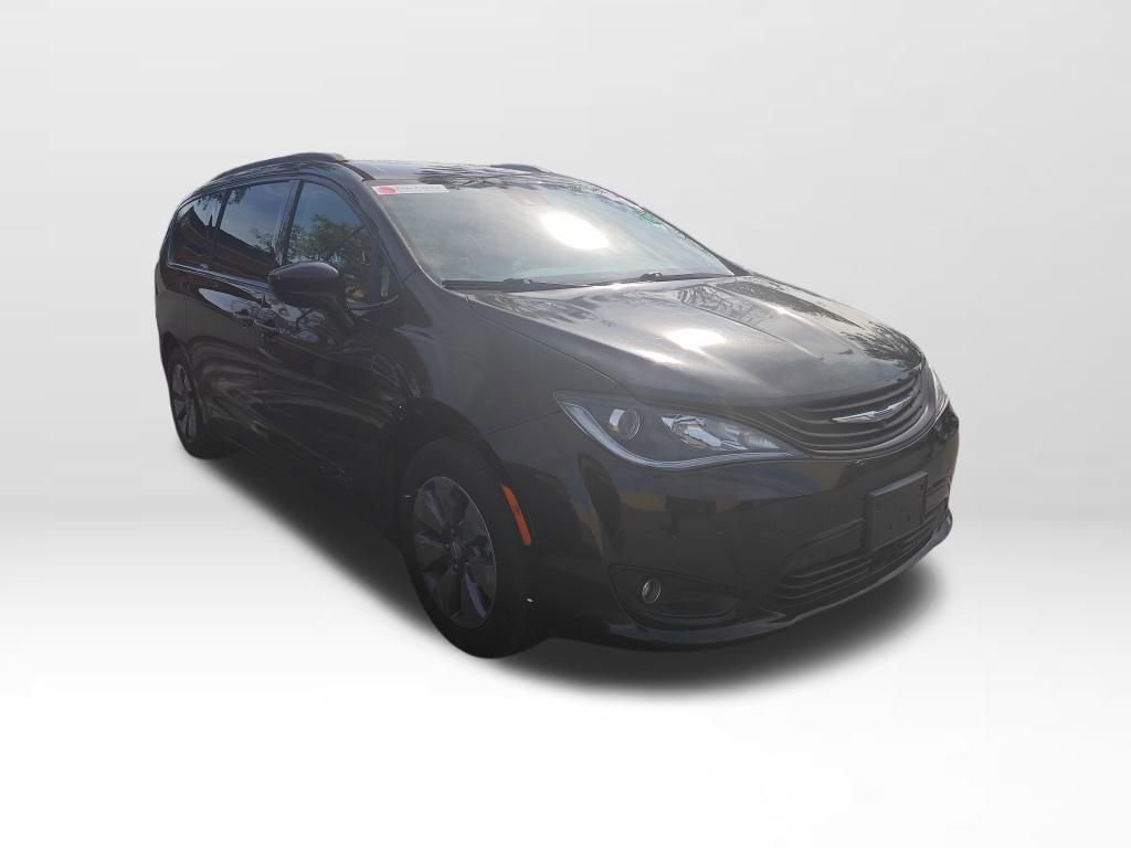 Used 2018 Chrysler Pacifica Limited w/ Advanced Safetytec Group image 2