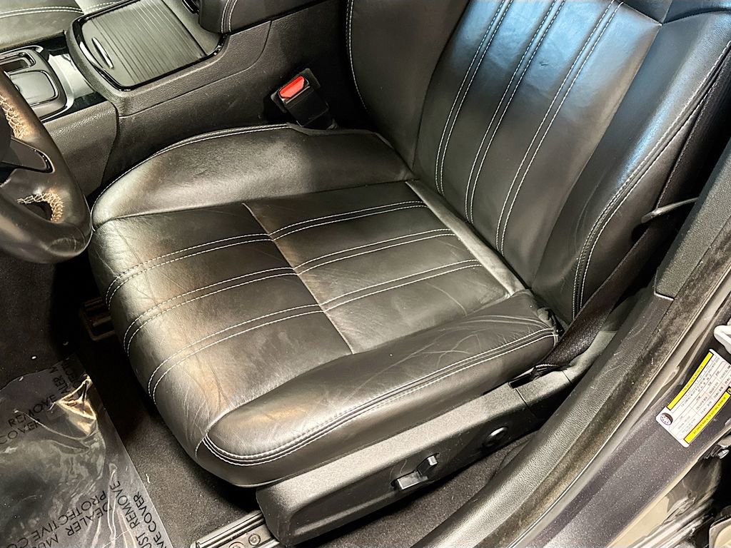 Used 2019 Chrysler 300 S image 16