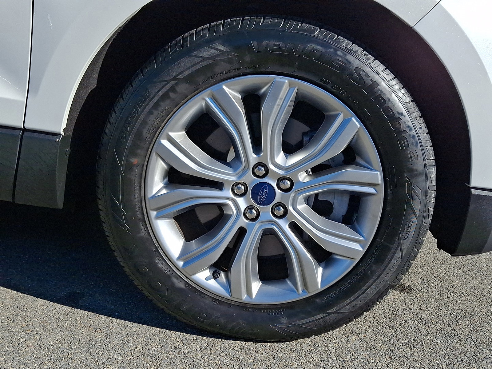 Certified 2022 Ford Edge Titanium w/ Equipment Group 301A image 8