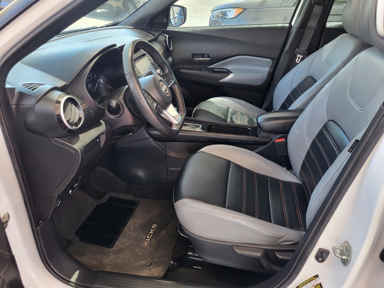 Used 2023 Nissan Kicks SR w/ SR Premium Package image 19