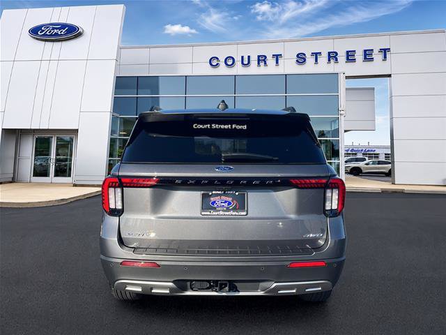 Certified 2025 Ford Explorer Active w/ Active Comfort Package AWD/4WD image 6