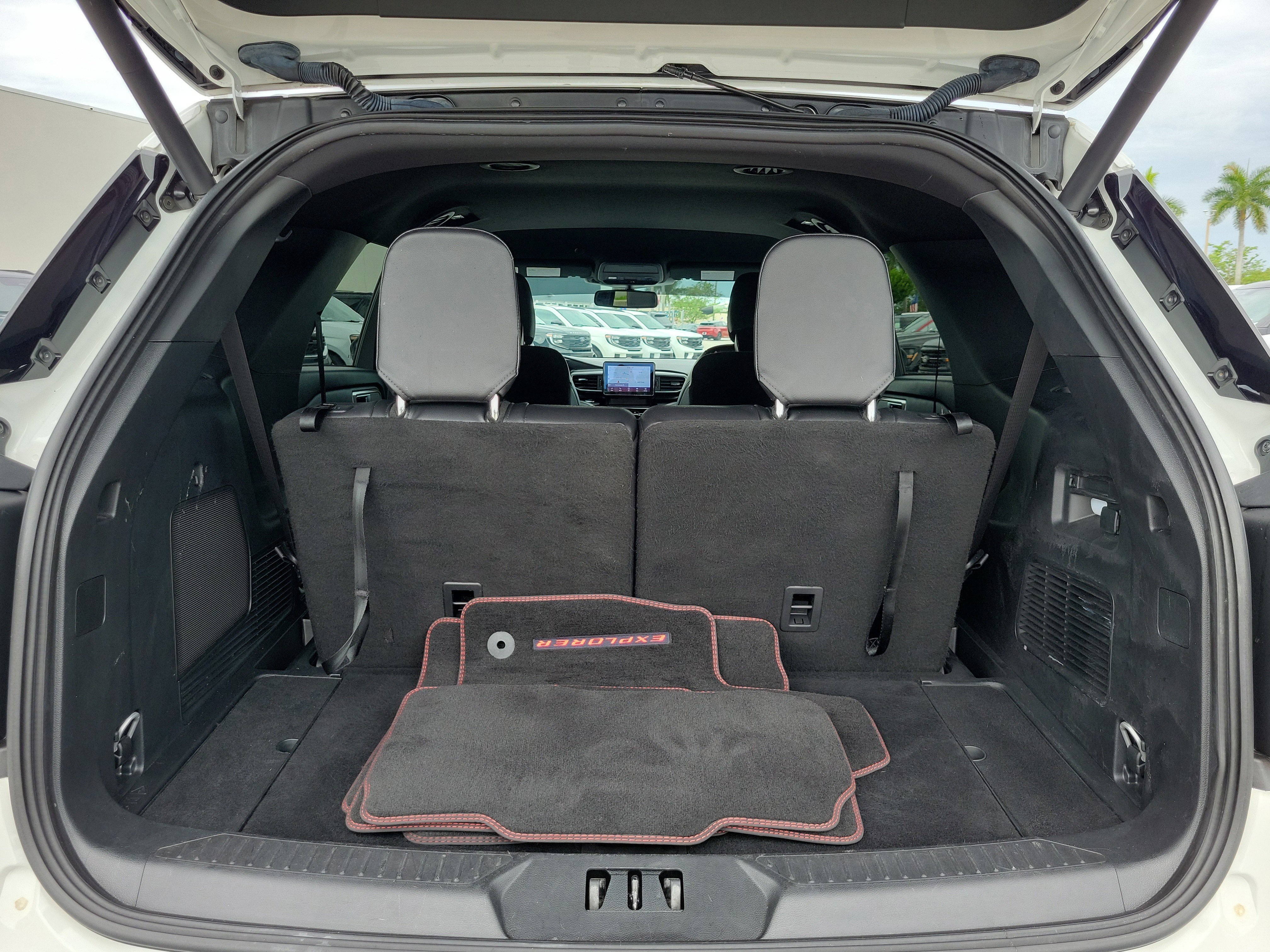 Certified 2023 Ford Explorer ST-Line w/ Class IV Trailer Tow Package RWD image 17