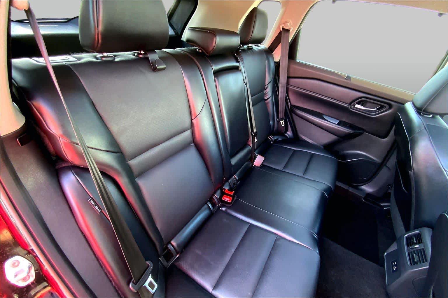 Used 2022 Nissan Rogue SV w/ SV Premium Package FWD image 18