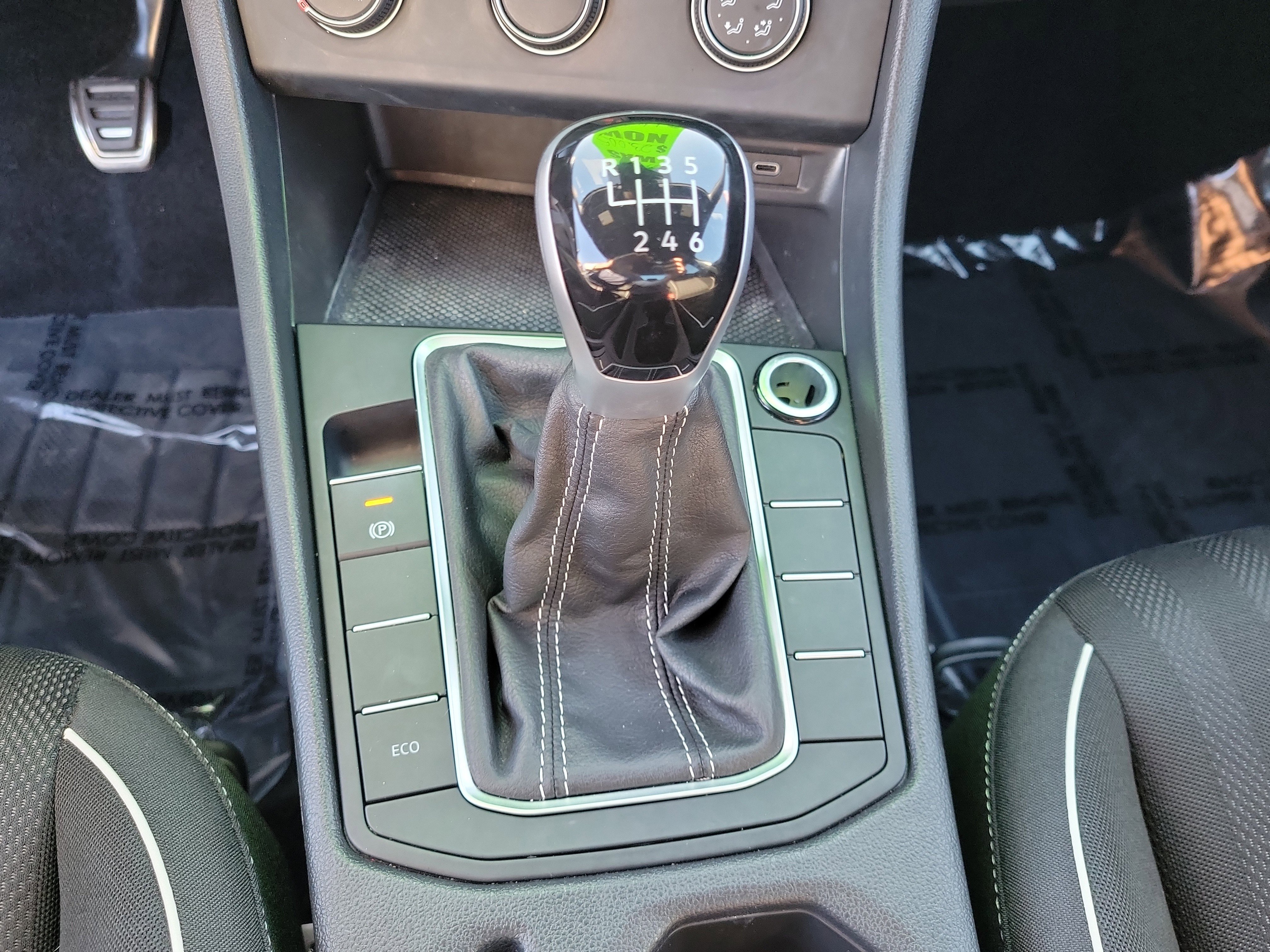 Used 2023 Volkswagen Jetta Sport image 32