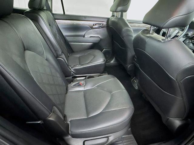 Used 2022 Toyota Highlander Platinum image 28