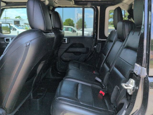 Used 2020 Jeep Wrangler Unlimited Sahara AWD/4WD image 16