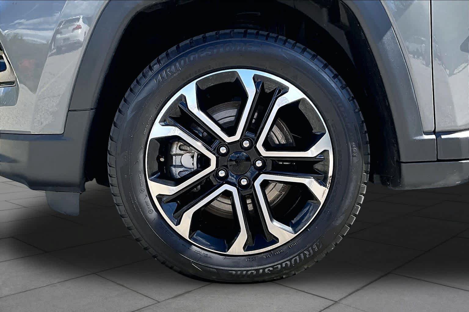 Used 2024 Jeep Compass Limited AWD/4WD image 11