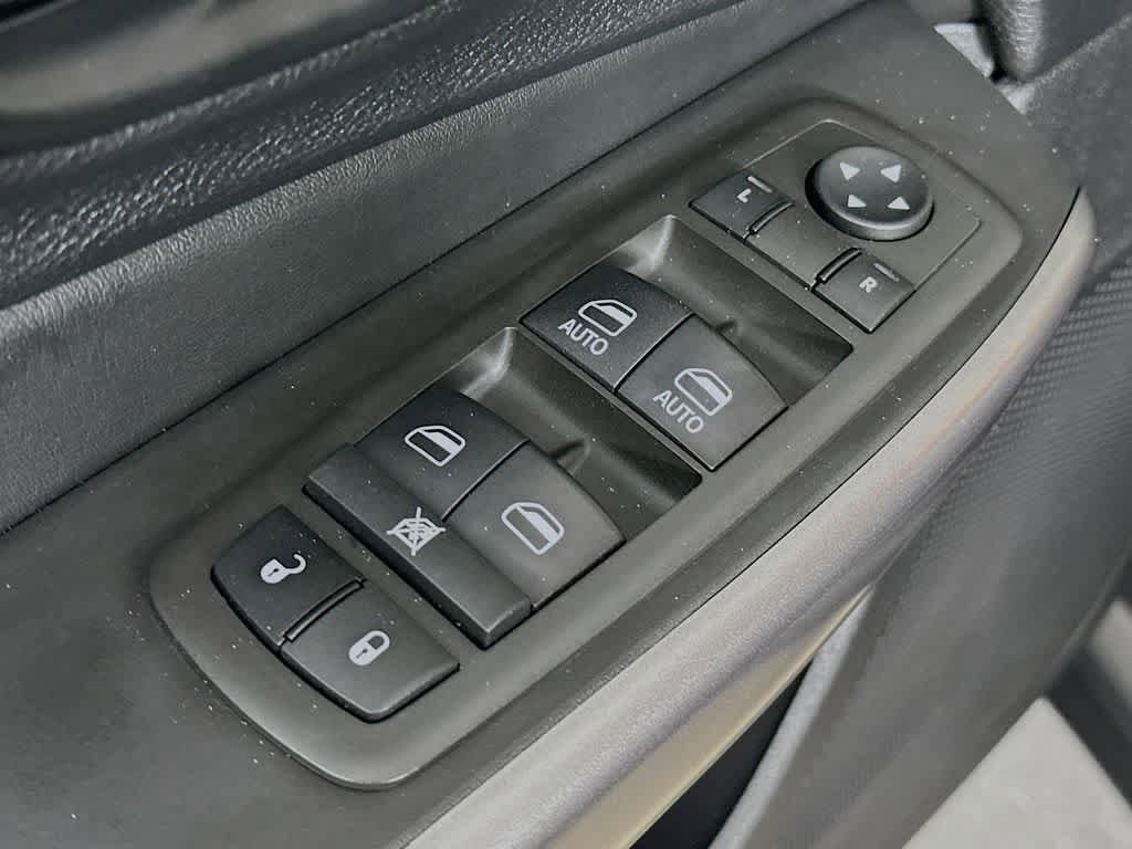 Used 2021 Jeep Cherokee Latitude Lux w/ Comfort/Convenience Group FWD image 29