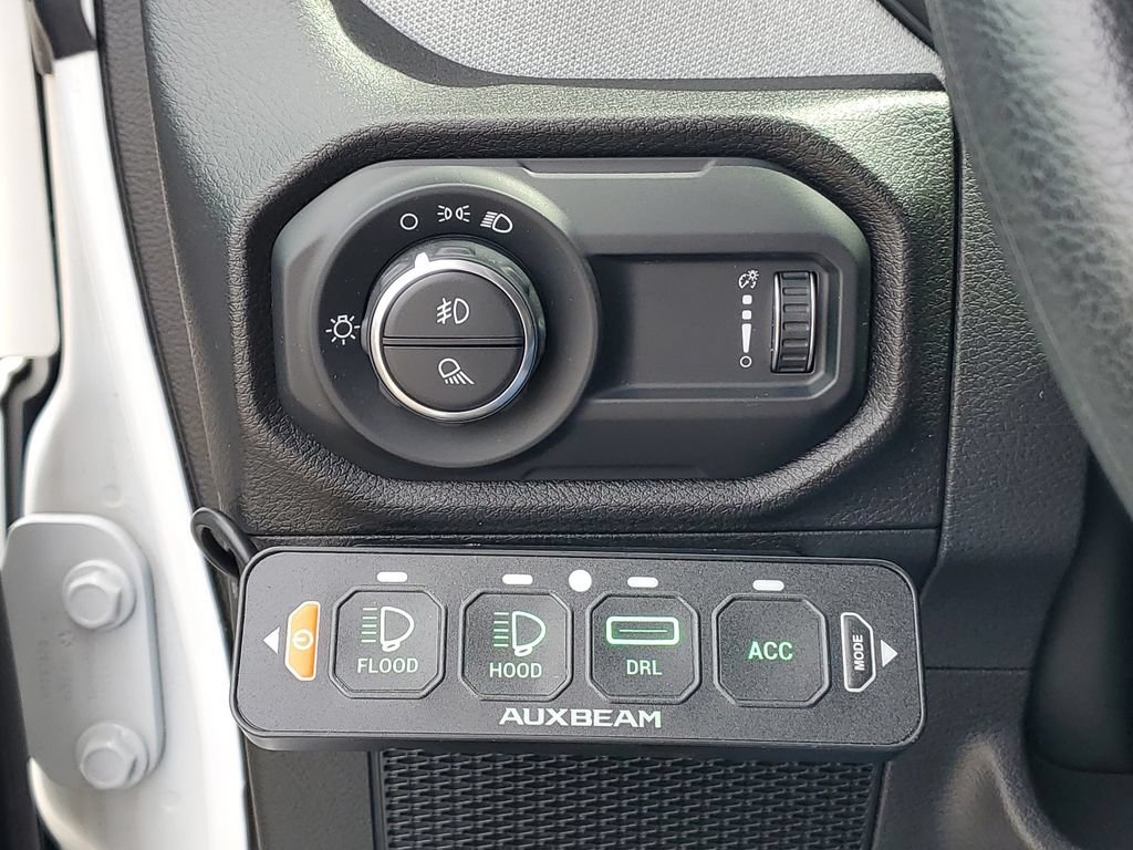 Used 2025 Jeep Gladiator Sport AWD/4WD image 18