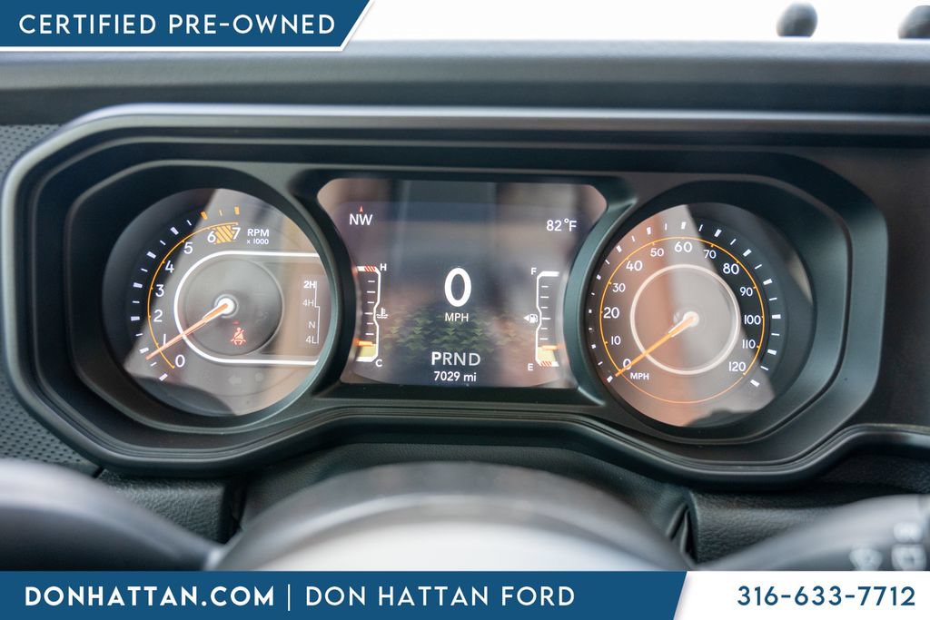 Used 2025 Jeep Wrangler Unlimited Rubicon w/ Convenience Group AWD/4WD image 7