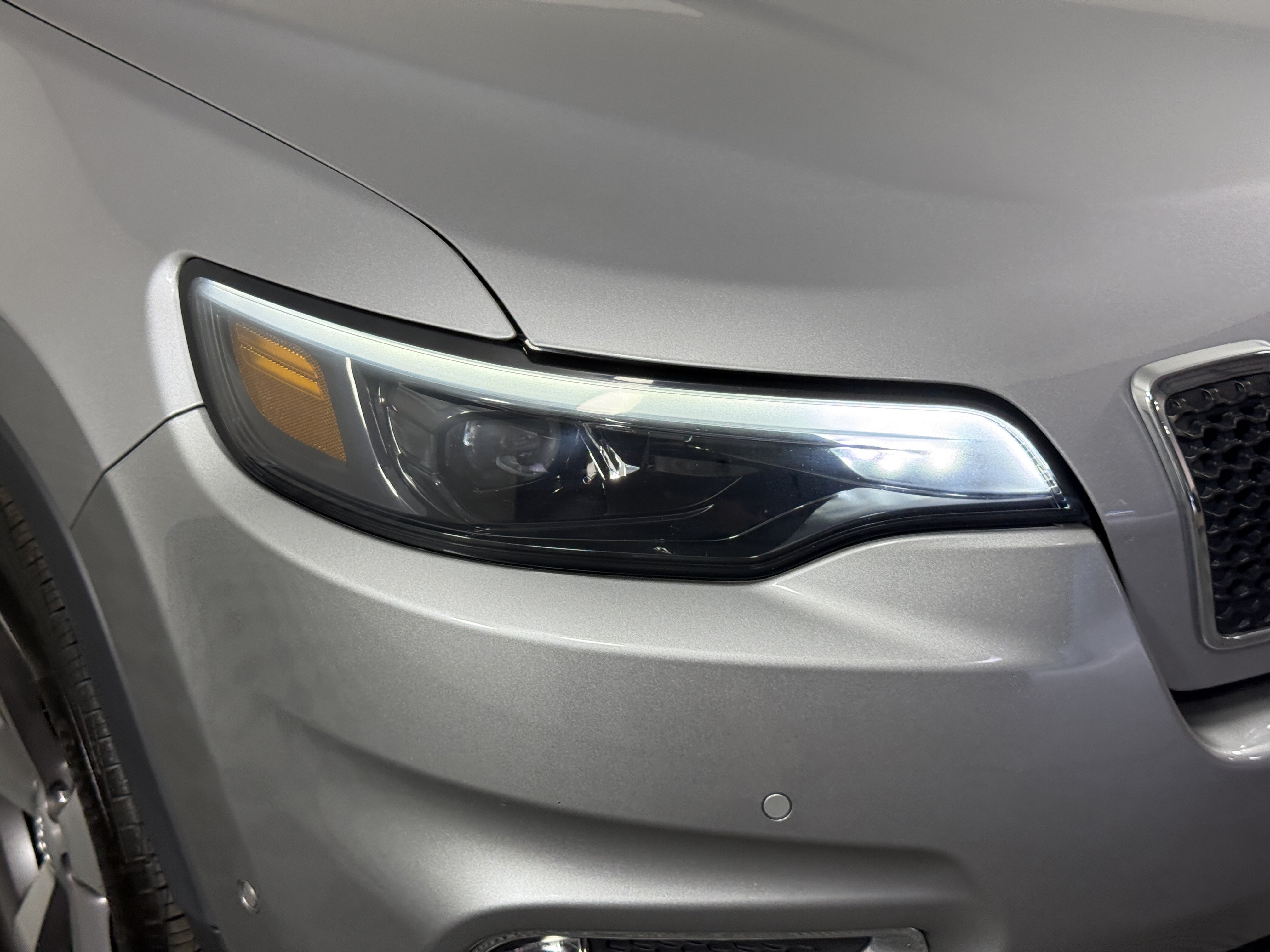Used 2021 Jeep Cherokee Limited AWD/4WD image 7