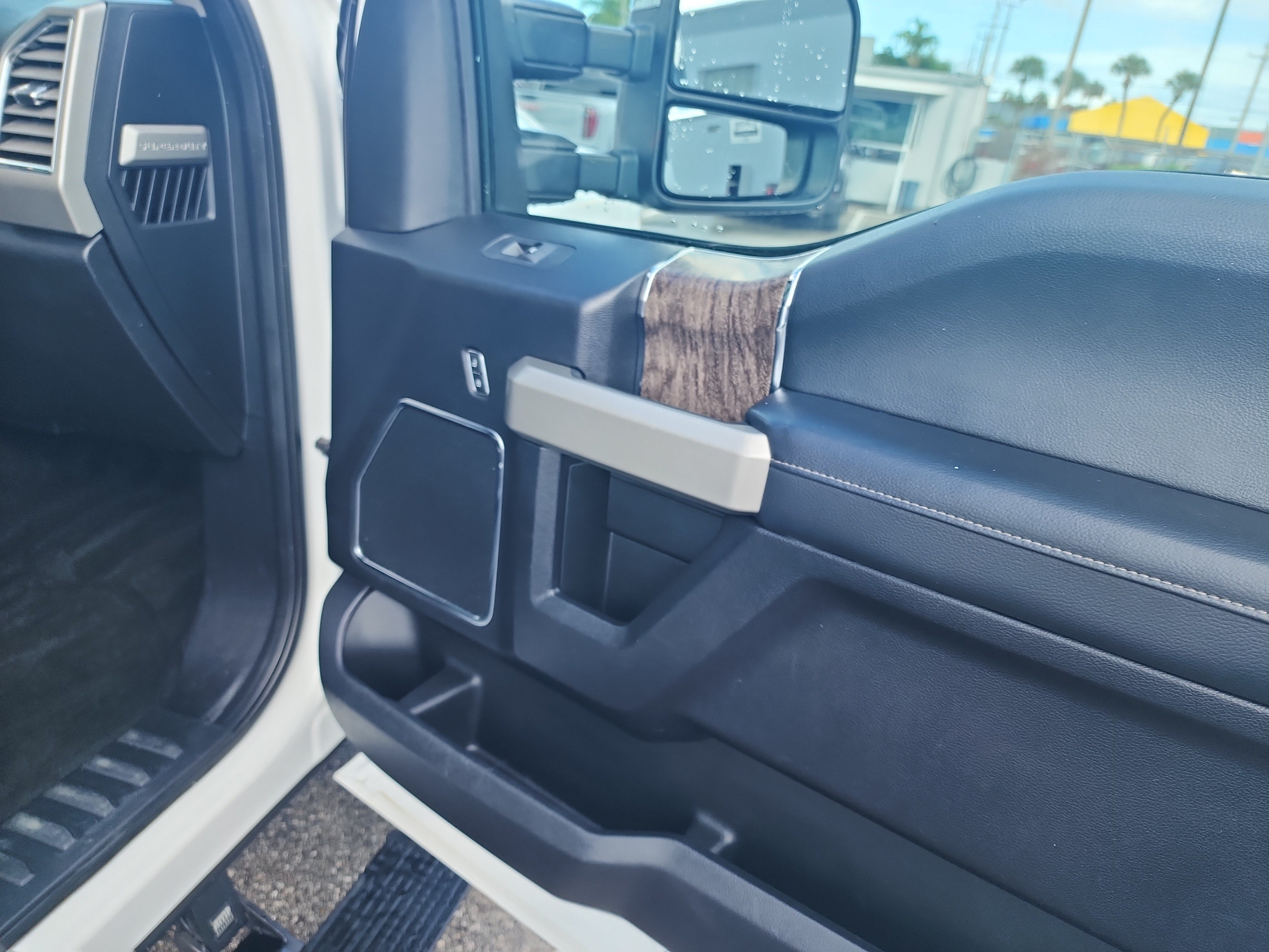 Certified 2017 Ford F250 Lariat w/ Lariat Ultimate Package AWD/4WD image 28