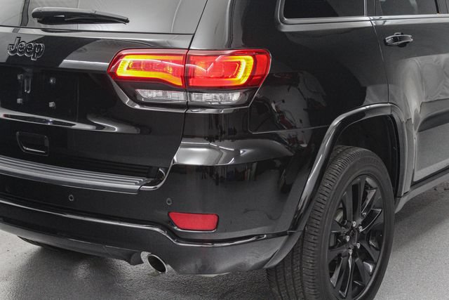 Used 2022 Jeep Grand Cherokee Laredo X AWD/4WD image 9